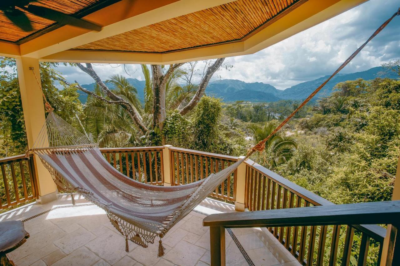 Sleeping Giant Rainforest Lodge 벨모판 외부 사진